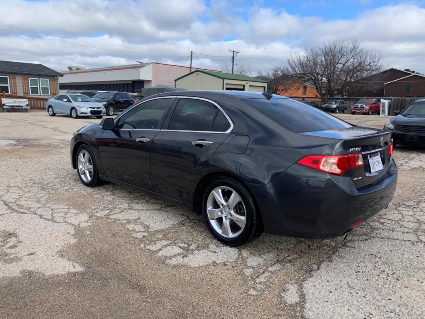 2012 Gray /Tan Acura TSX (JH4CU2F6XCC) with an 4 Cylinders 2.4L FI DOHC VTEC 146 CID engine, AUTOMATIC transmission, located at 1830 North Belt Line Road, Irving, TX, 75061, (469) 524-0199, 32.834373, -96.993584 - Photo#2